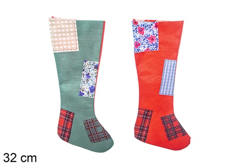 [113594] Assortiment de chaussettes en polyester vertes et rouges décorées de Noël 32 cm