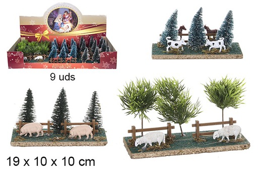 [104401] Escena animales comiendo con árboles 19x10x10 cm2